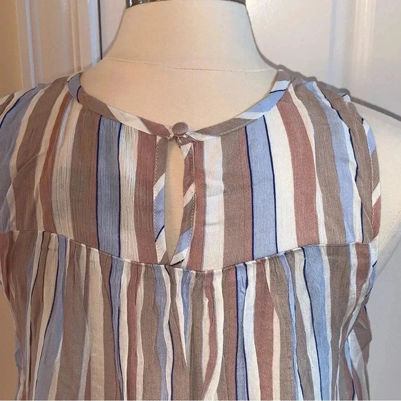 TORRID 00 Crinkle Gauze Smocked Tank Blue Taupe Striped (Fits Like US 10/12 M) - Picture 4 of 9